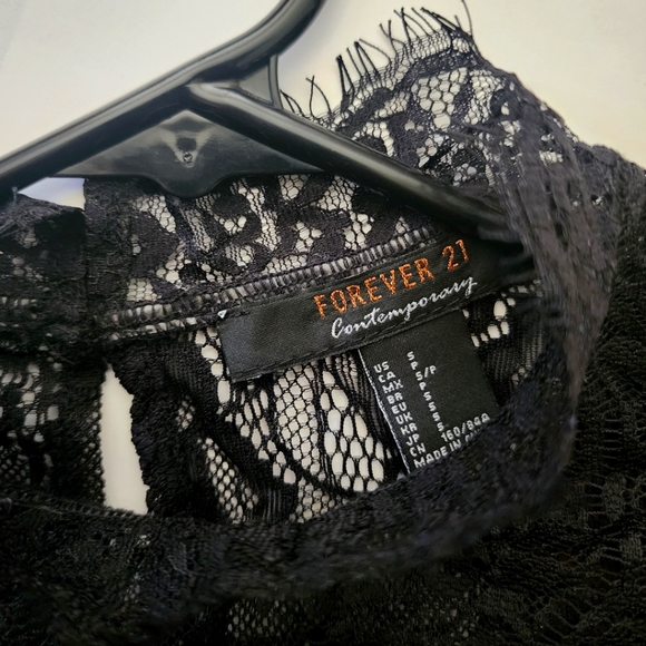 Lace crop top - Picture 5 of 5